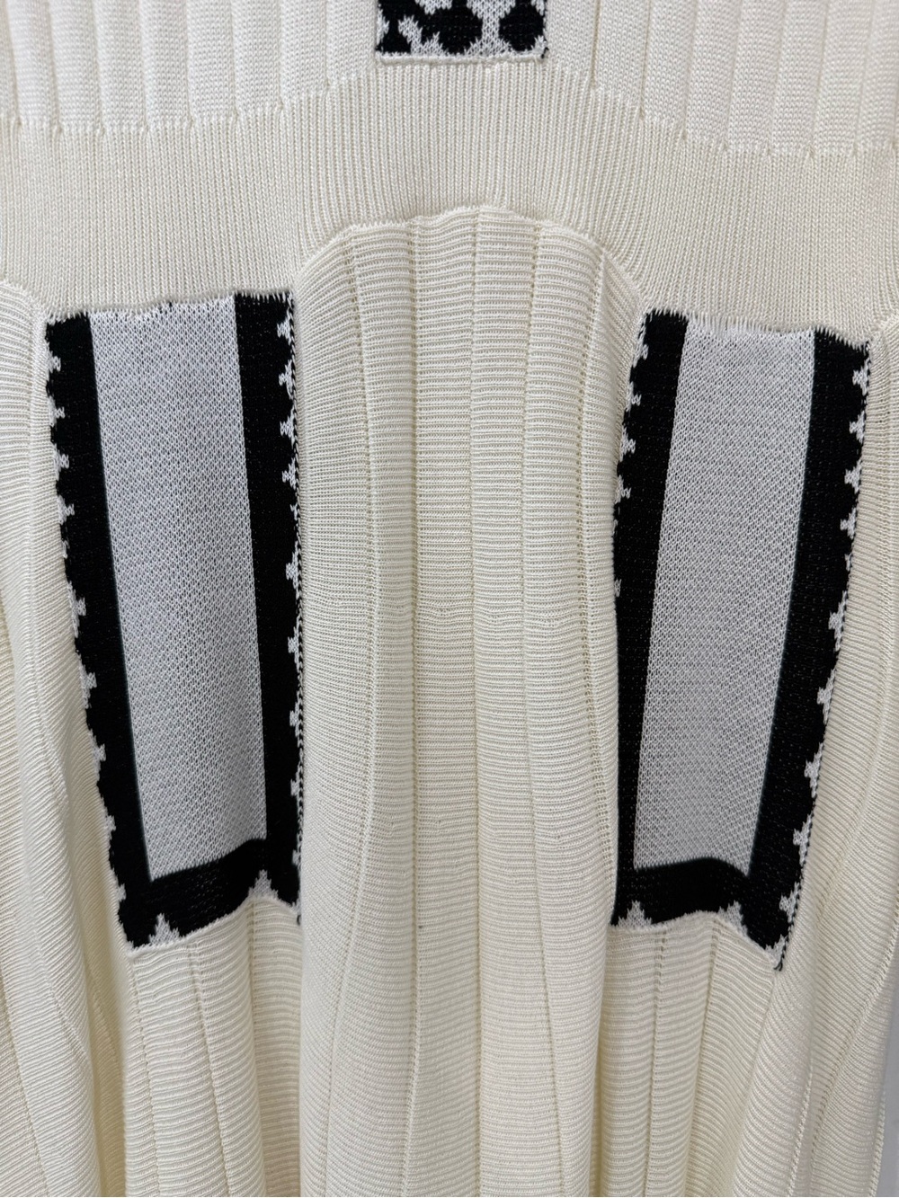 Cream Maxi Dress with Black Trim and Scallop Details - Picture 5 of 8